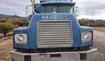 1982 Mack DM686 Dump Truck full