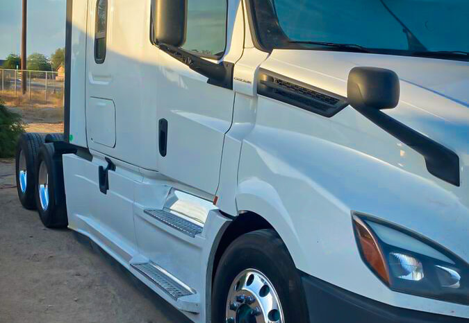 2019 Freightliner Cascadia 126 Sleeper Truck full