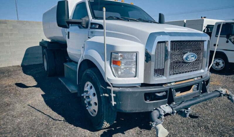 2017 Ford F650 Water Truck, 2,000-Gal Tank, Sprayers, Hose Attachments, Auto, Heater & AC, Stereo, non-CDL, 126,635 Mi, 11,418 Hrs.